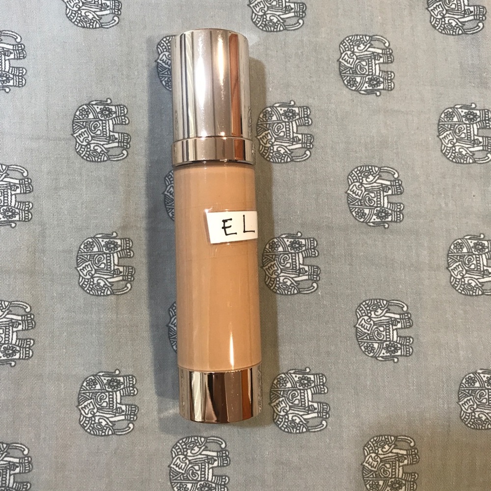 Esteé Lauder Double Wear Foundation in "Tawny"